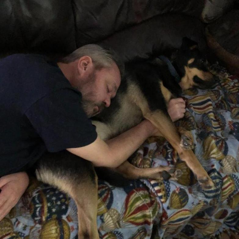 Scott and Comet taking a nappy nap.