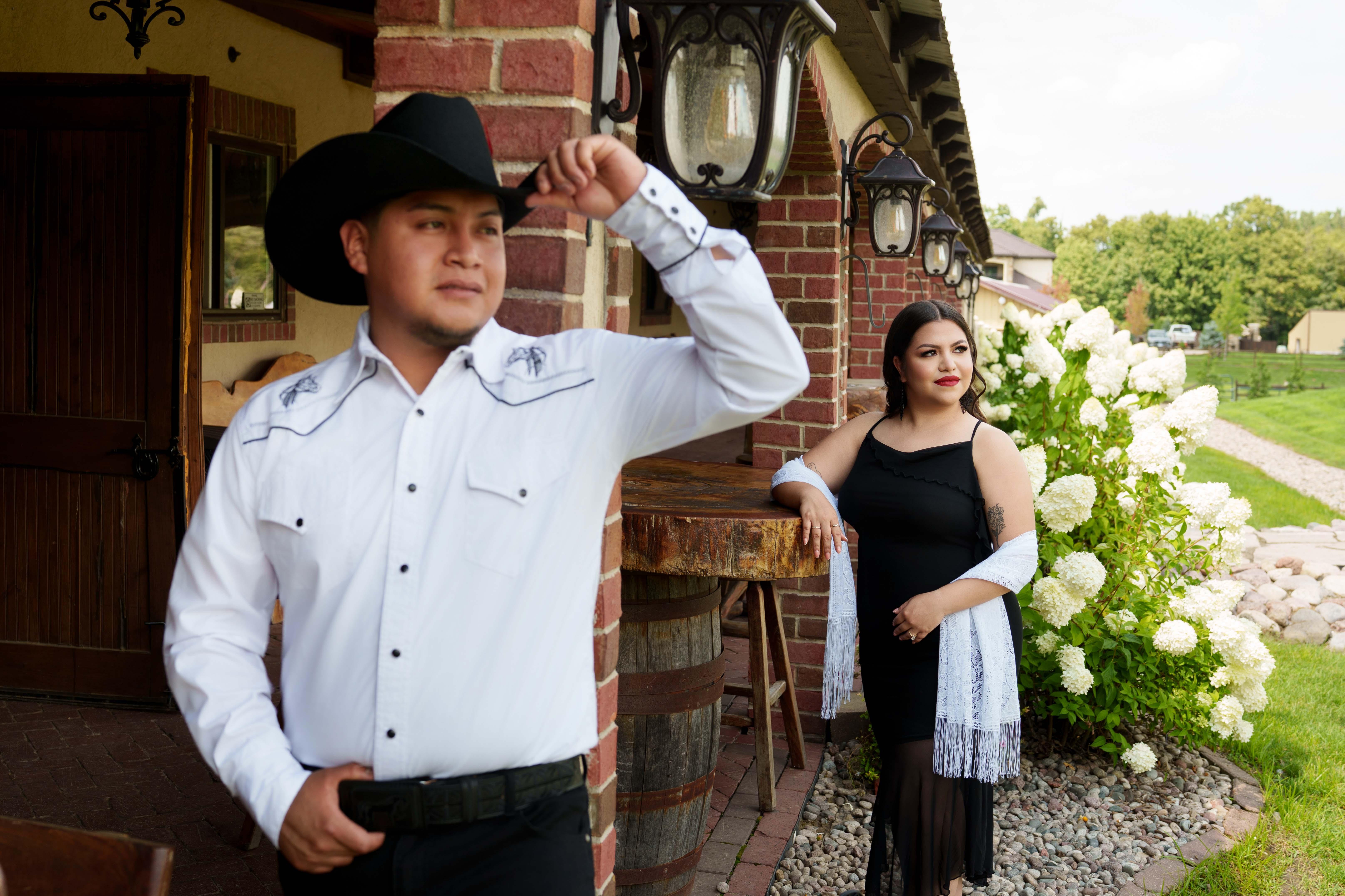 The Wedding Website of Cecilia Arreola and Uriel Mendieta