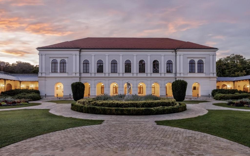 The Wedding Website of Lea Aoun and Benjamin Malik