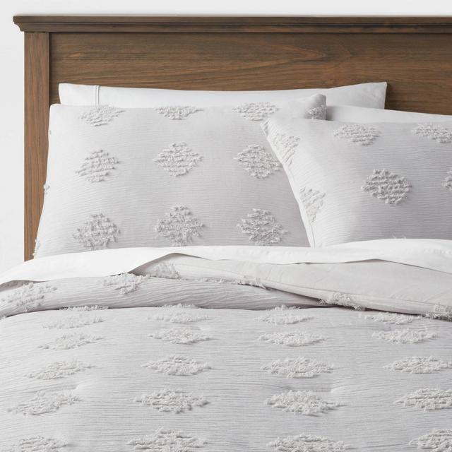 Full/Queen Tufted Diamond Crinkle Comforter & Sham Set Light Gray - Threshold™