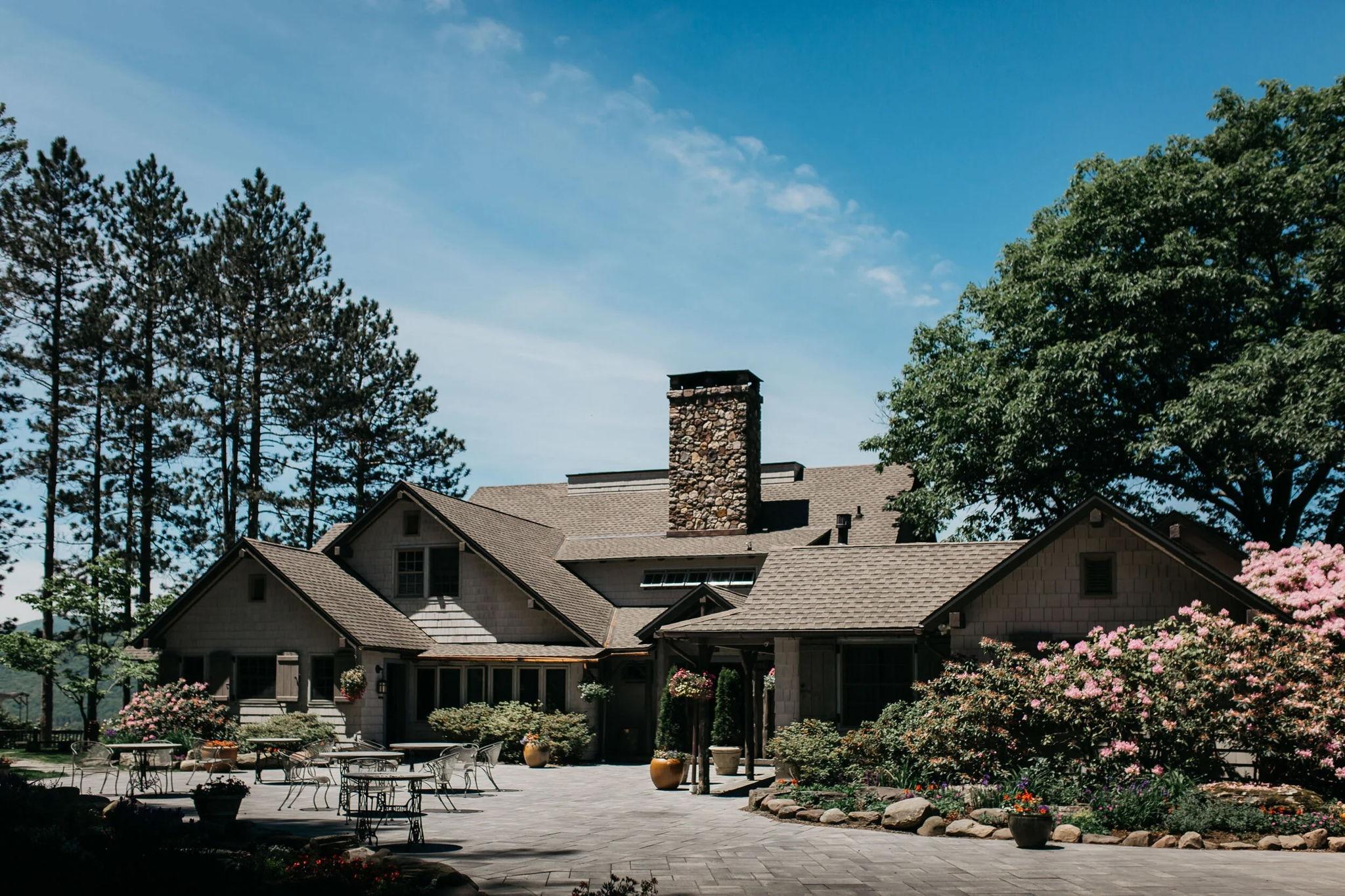 The Wedding Website of Regina Cooper and Louis Caves