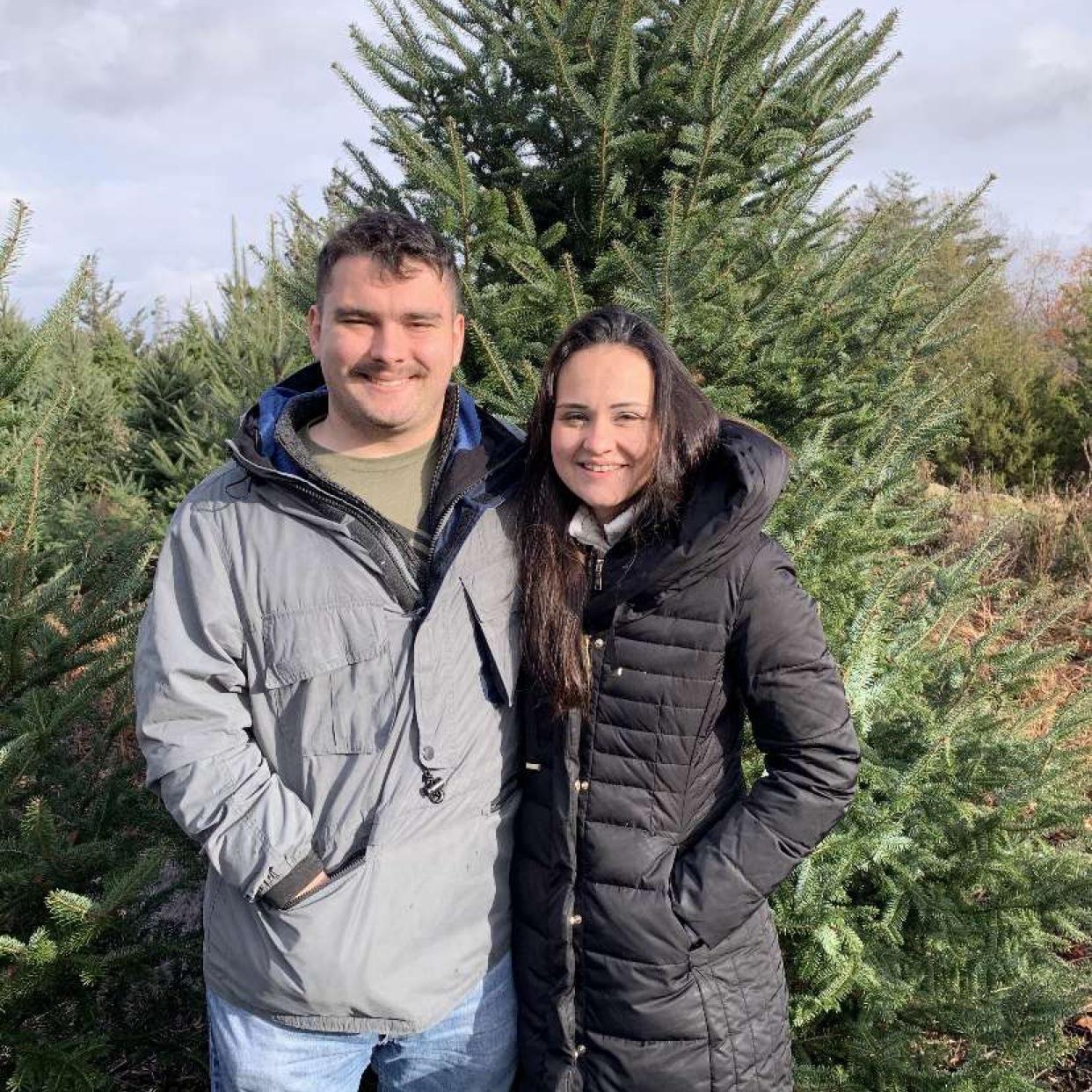 Cerneck Family Christmas Tree Picking 2021