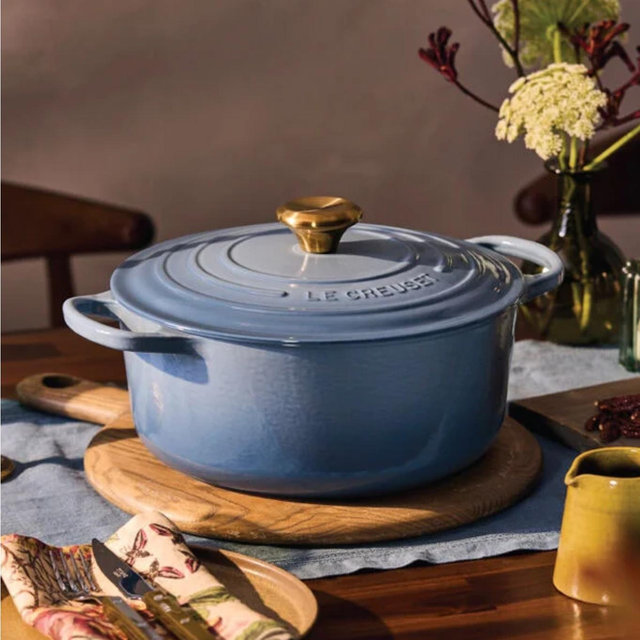 Le Creuset Signature Round Dutch Oven 5.5qt