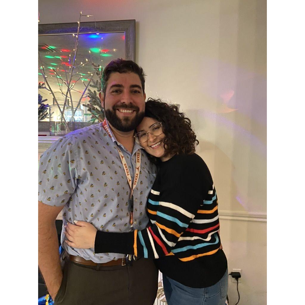 The very first of many holidays together.
La primera de muchas festividades juntos.