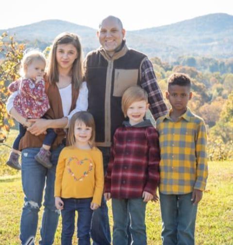 The Wedding Website of sasha Hennessey and Casey Thompson