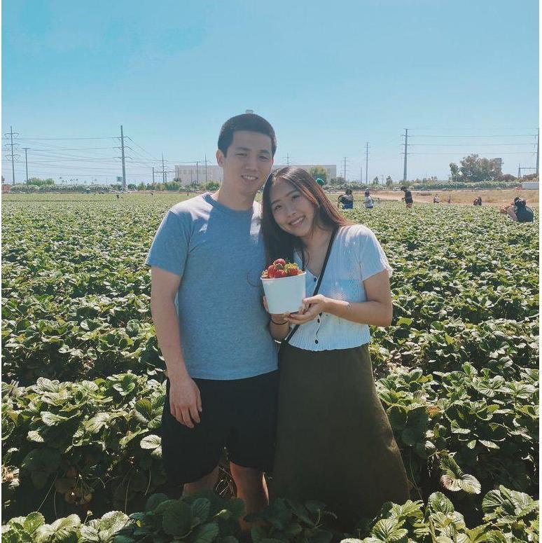 Strawberry picking date with the girlies 🍓