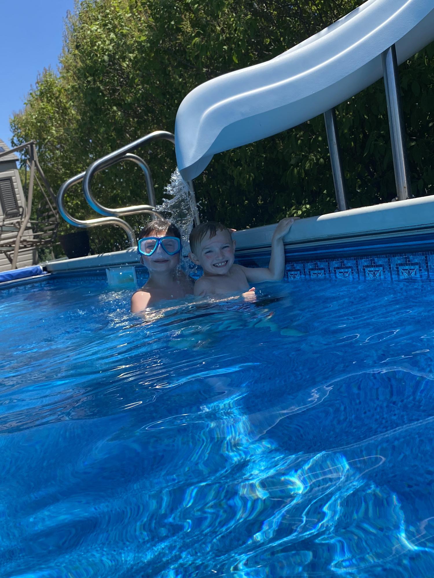 Thank you uncle Scott and Aunt Kris for always welcoming us at the pool!
