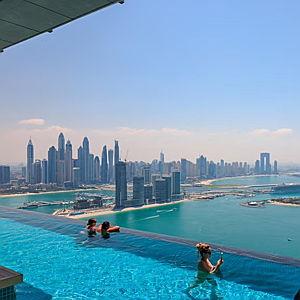 🏙️ Morning Views at AURA Skypool