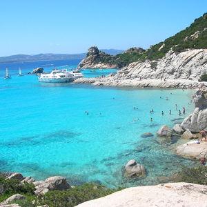 Contribute to boat day in Maddalena Island