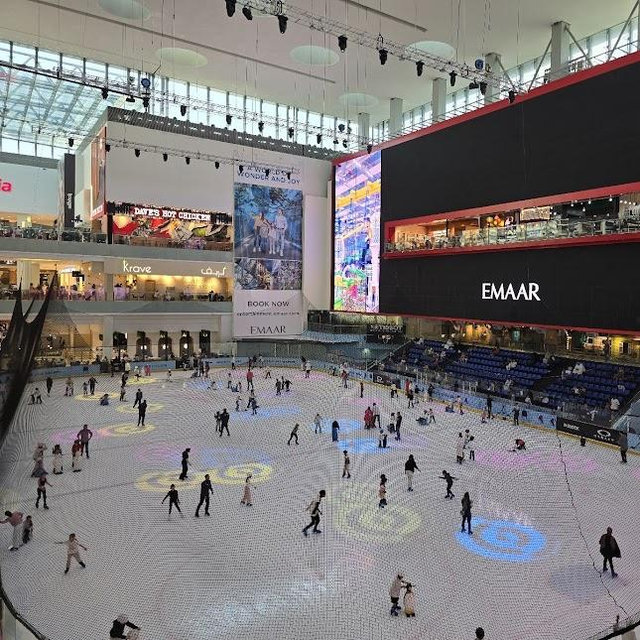 Ice Skating in Dubai Mall