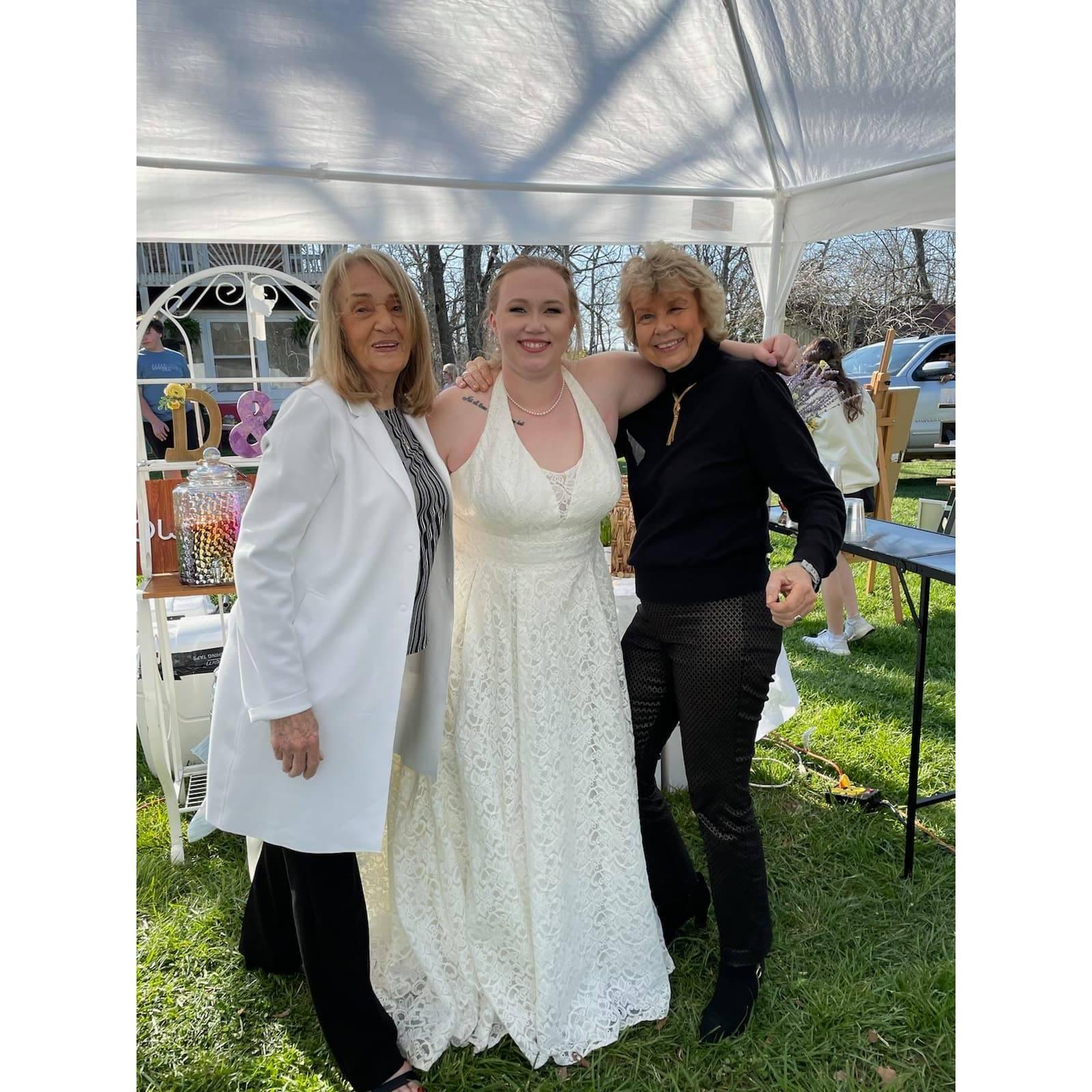 Penny, Cemi, and Kay

Aunts of the bride