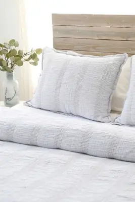 Pom Pom At Home Nantucket Matelassé Coverlet