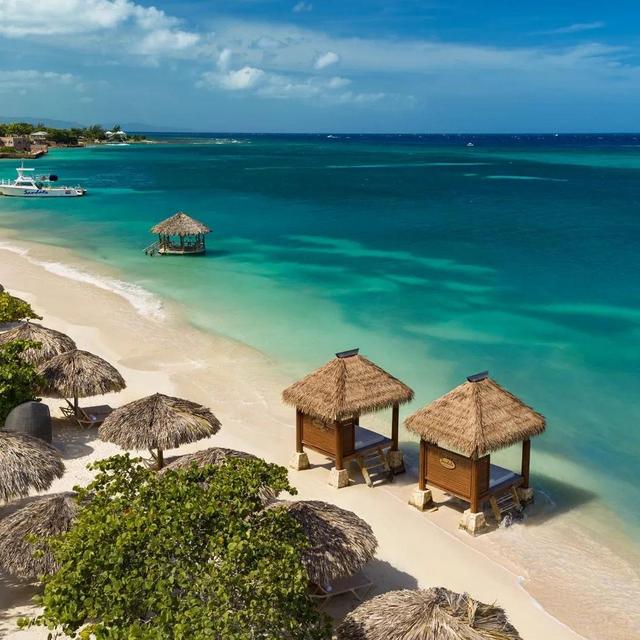 Cabana Rental in St. Lucia