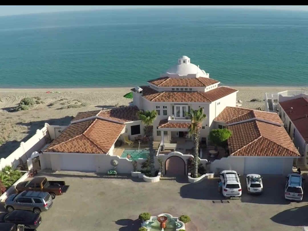 The Wedding Website of Aaliyah Garcia and Mario Moreno