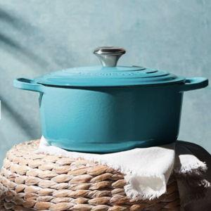 Signature Round Dutch Oven 5.5 Quart in Carribean