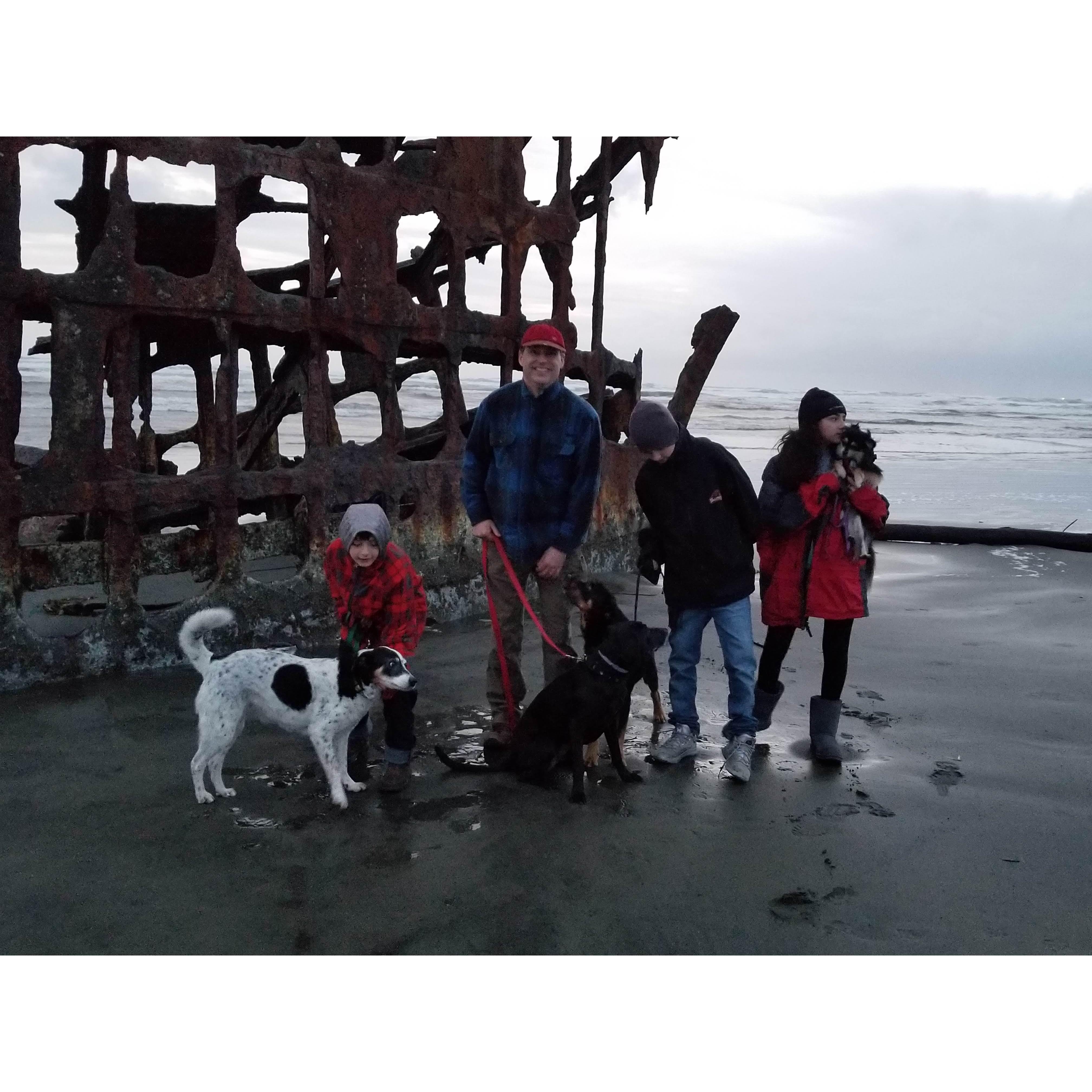 Kidnapped the kids to go to the beach. Jen and Dan were pissed!