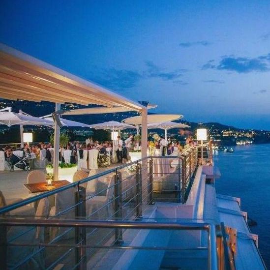 Vista Sky Bar at Hotel Mediterraneo
