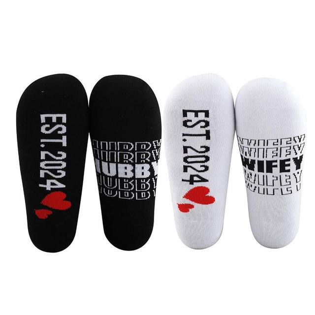 MBMSO Couples Socks Set Newlyweds Gift Socks Hubby and Wifey Est. 2024 Wedding Gift for Bride and Groom Socks Engagement Gift
