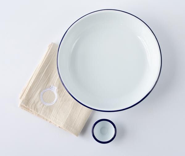Falcon Enamelware Oyster Serving Set