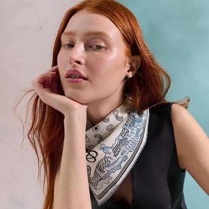 Hermes Les Canyons Etoiles bandana 55, White or Navy