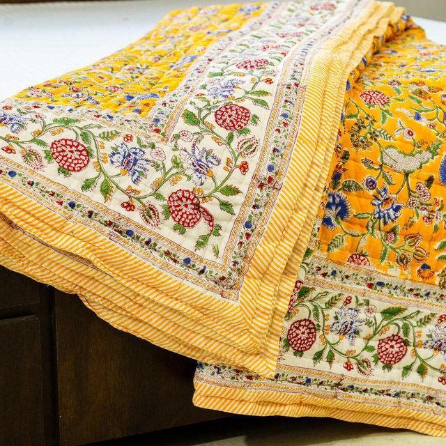 New Sunshine Blooms Yellow Floral Quilt, Handcrafted Luxury Bedding, Designer Small Print, International Appeal Soft Cotton Comfort for Home