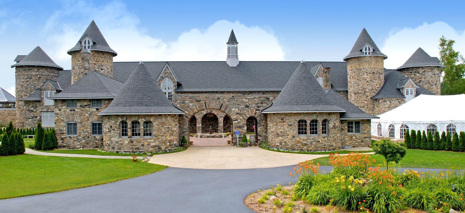 The Wedding Website of Tabitha Frakes and Connor MacIntire