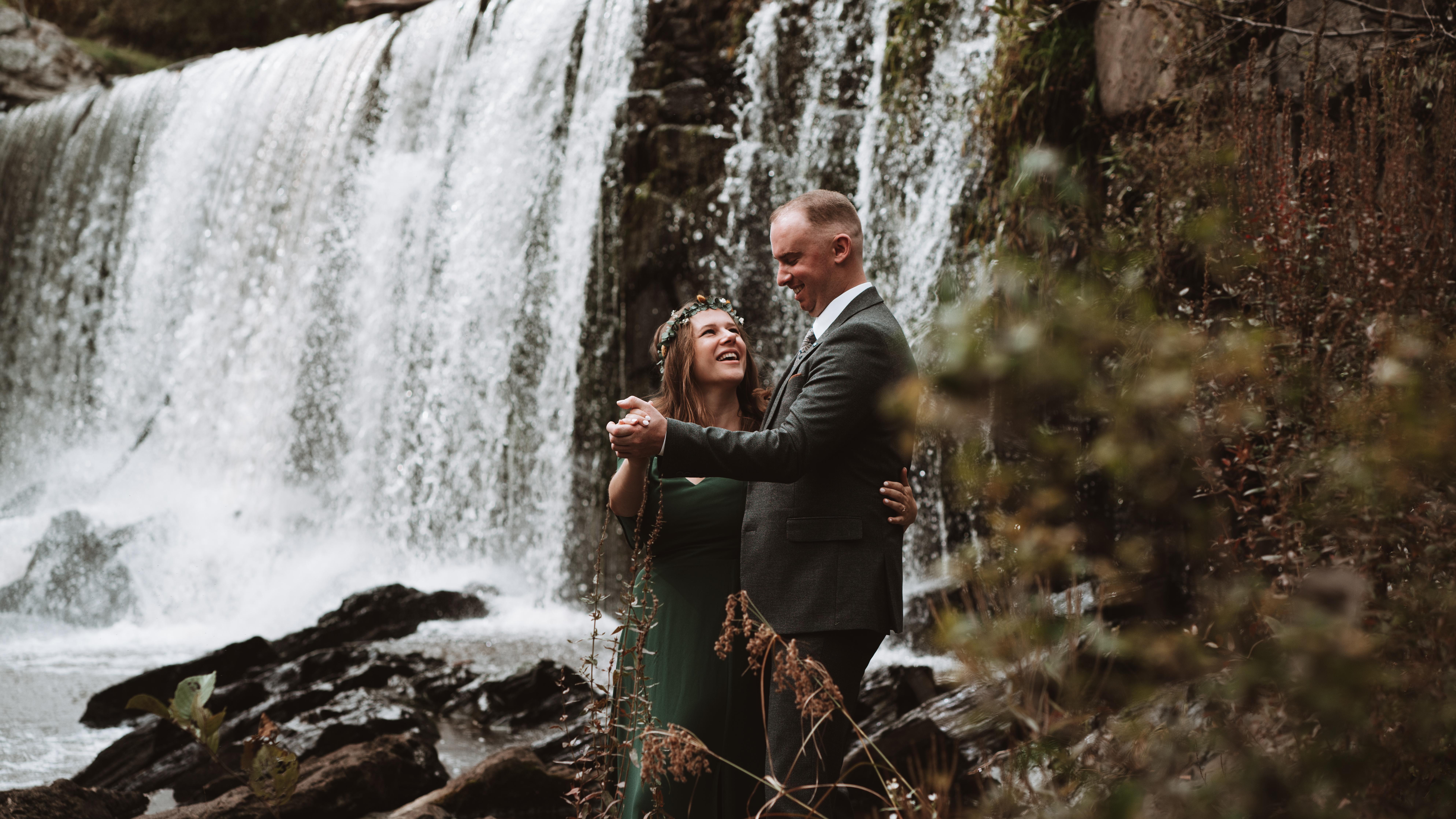 The Wedding Website of Devon Miller and Darragh Richardson