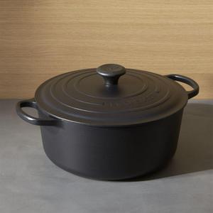 Le Creuset ® Signature 7.25-Qt. Round Licorice Dutch Oven with Lid