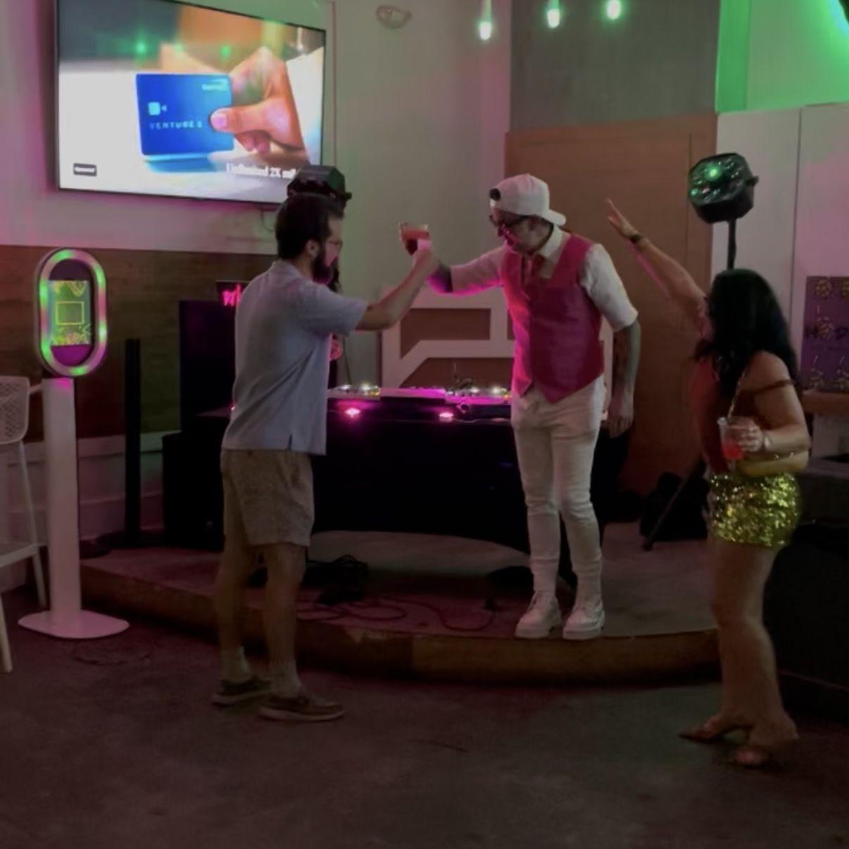 Ben makes friends at a Taylor Swift album launch party/costume contest!