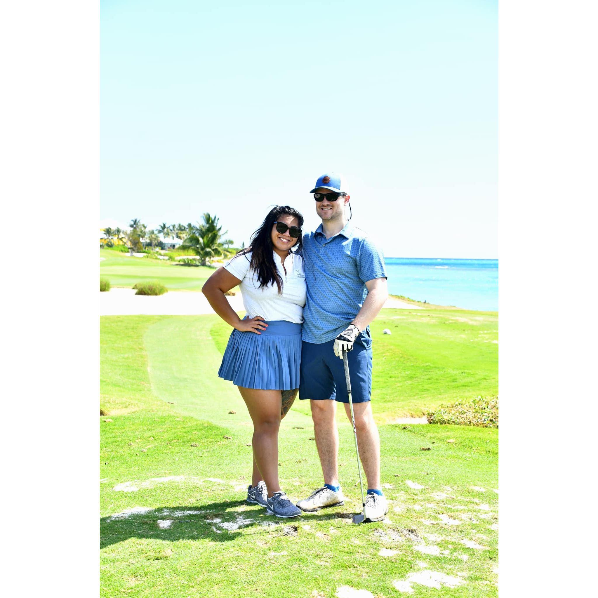 One of us knows how to golf..