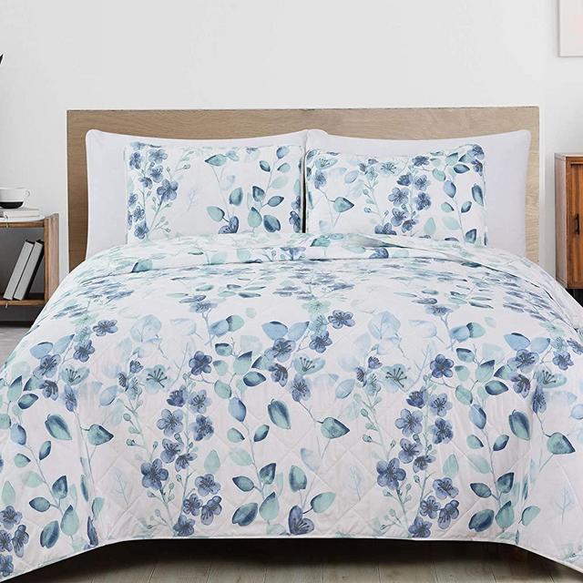 3-Piece Reversible Quilt Set with Shams. All-Season Microfiber Bedspread with Floral Print Pattern. Miranda Collection (King)