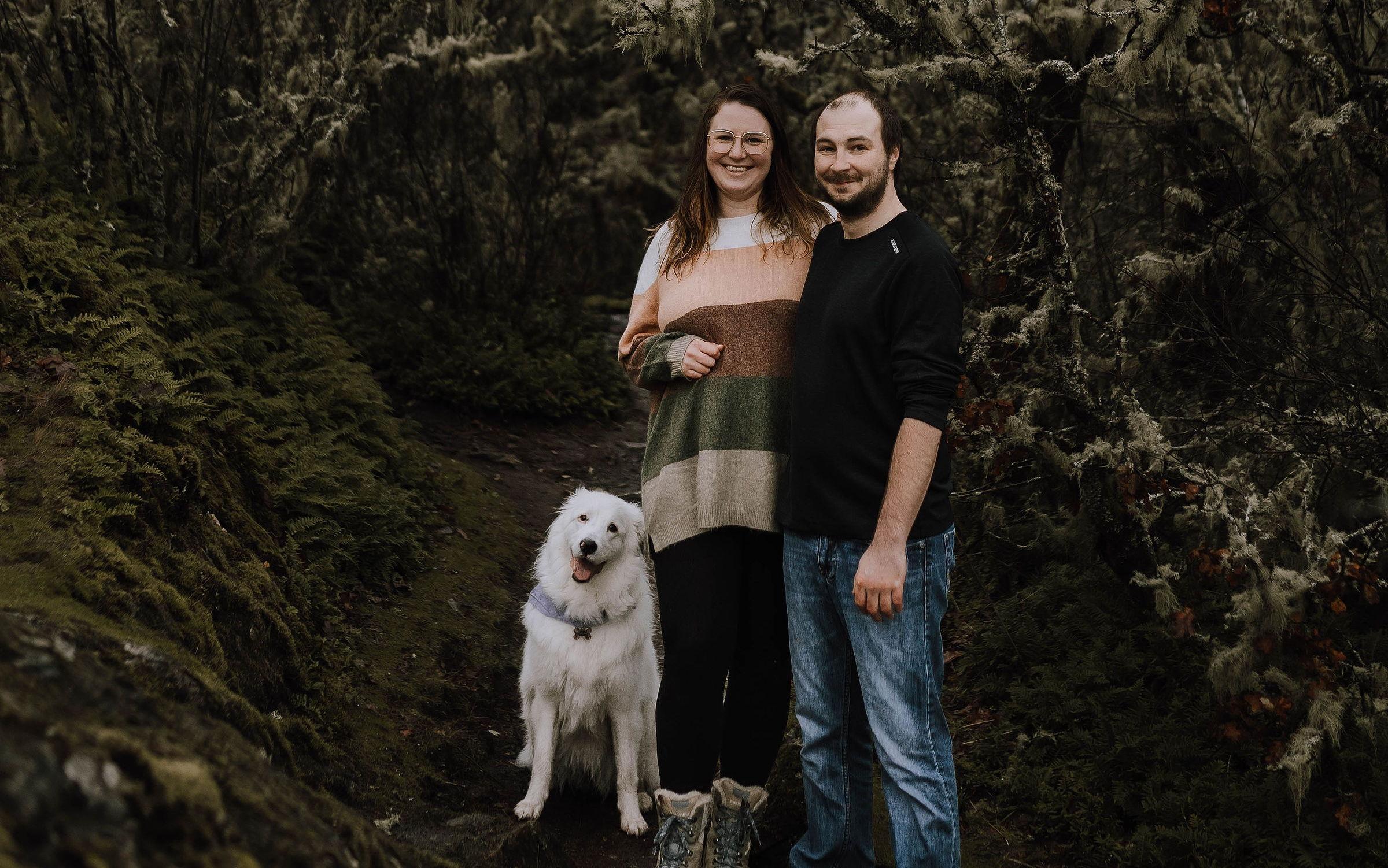 The Wedding Website of Reva Schmidt and Aaron Molar-Coad