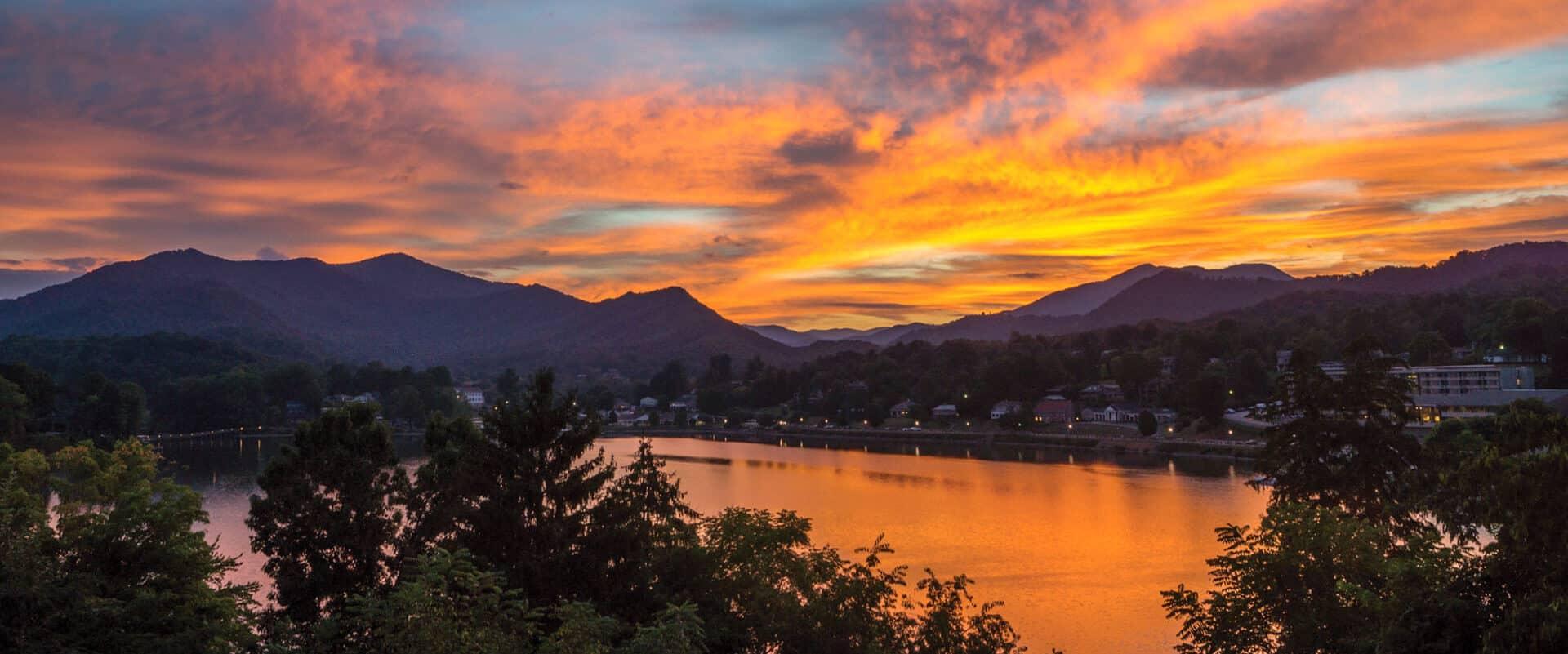 The Wedding Website of Starling Inabnitt and William Hodge