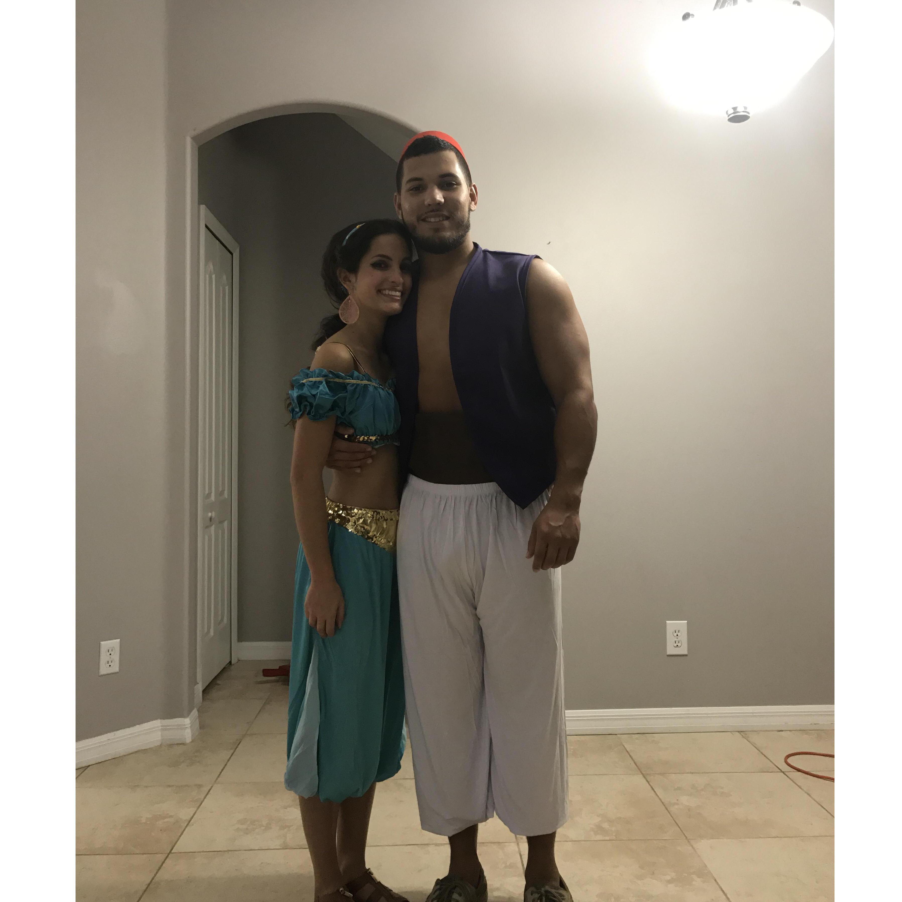 Dicen que nos parecemos un poco a Jasmine y Aladdin!