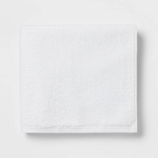 Everyday Bath Towel White - Room Essentials™