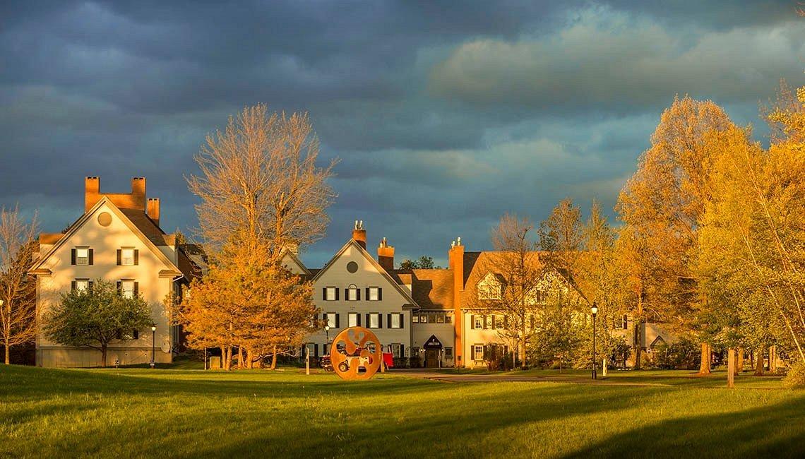 The Wedding Website of Emily Fox and Justin Farmer