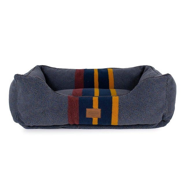 PENDLETON Vintage Camp Berber Kuddler Dog Bed - Lake, Large (36" w x 27" d x 10" h)