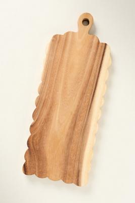 Scalloped Wood Cheeseboard