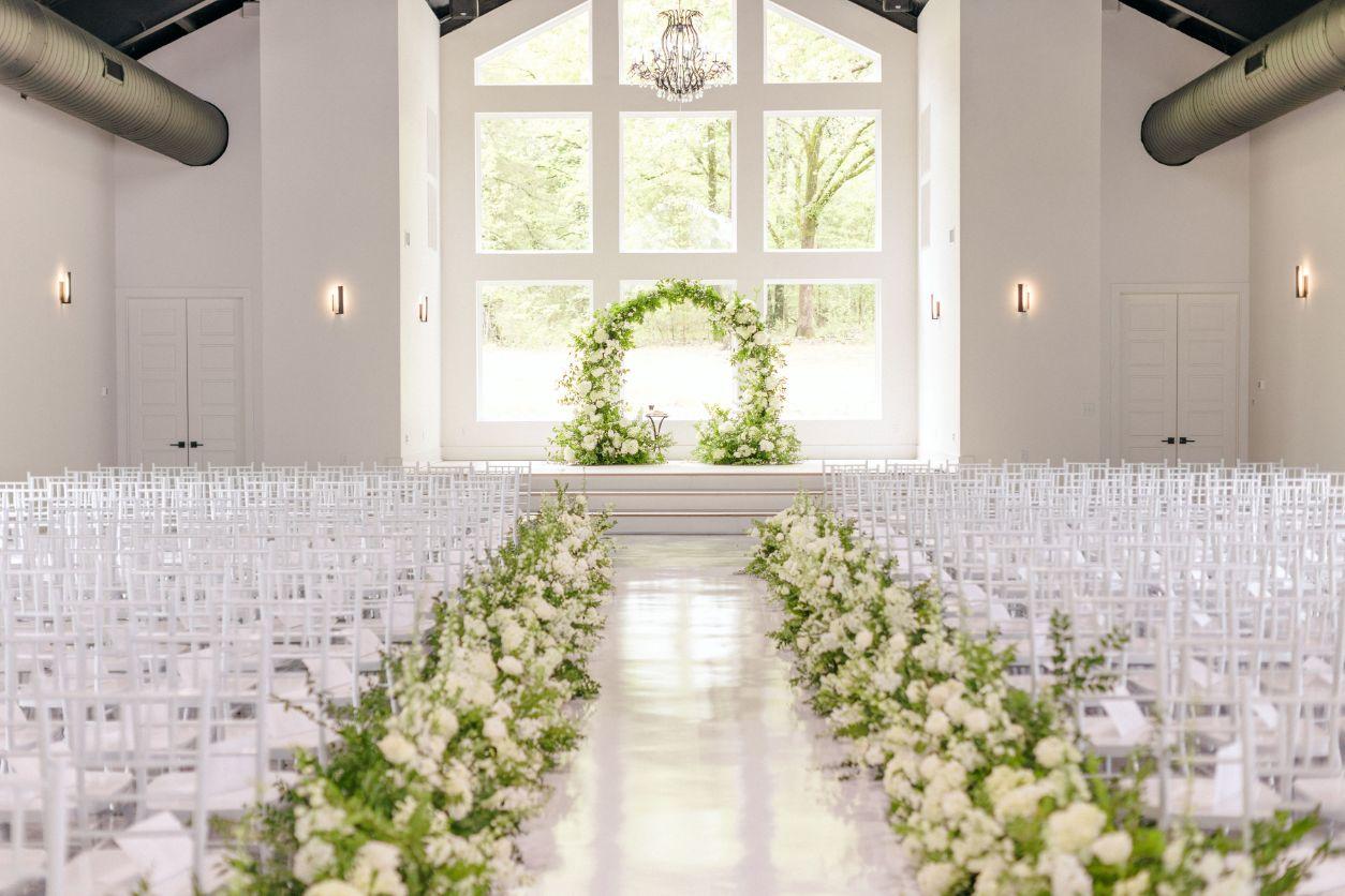 The Venue at Oakdale | Wedding Venues | Cost, Reviews \u0026 Photos | Zola, image size:1254x836