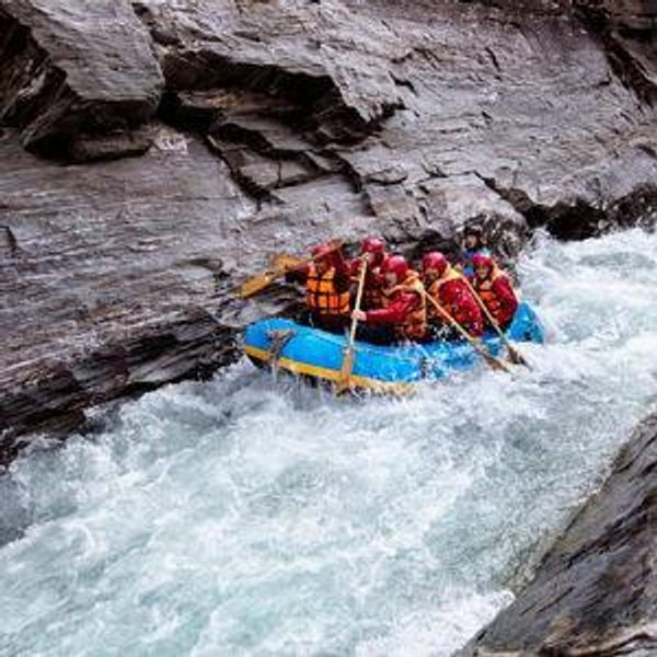 Honeymoon - Queenstown Shotover River White Water Rafting
