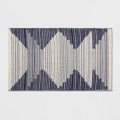1'8"X2'10"/20"X34" Damask Woven Accent Rug Navy/Off White - Room Essentials&#8482;