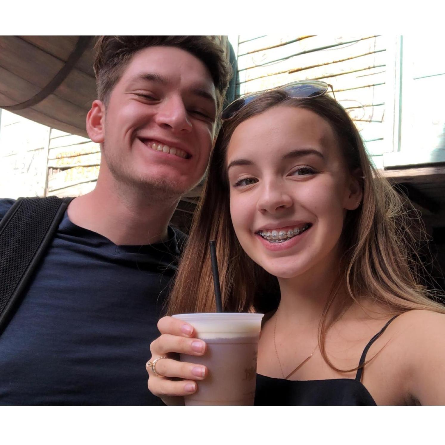 We wen't to Florida together with Jacob & Scarlet in December of 2019! We went to Universal Studios and got to go to Diagon Ally from Harry Potter! Best Trip Ever.