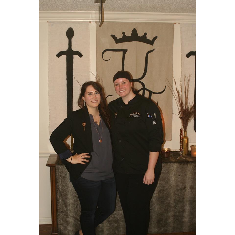 Courtney, Officiant