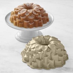 Nordic Ware Blossom Bundt® Cake Pan