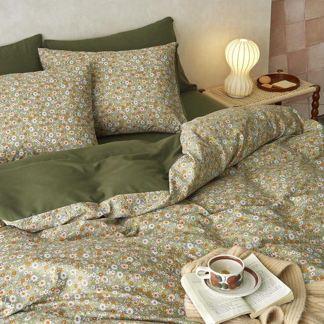 Wake In Cloud - Floral Comforter Set, Cute Vintage Flower Cottagecore Aesthetic for Women Teen Girls, Soft Lightweight Dorm Bedding, 3 Pieces, Olive Green, Full Size