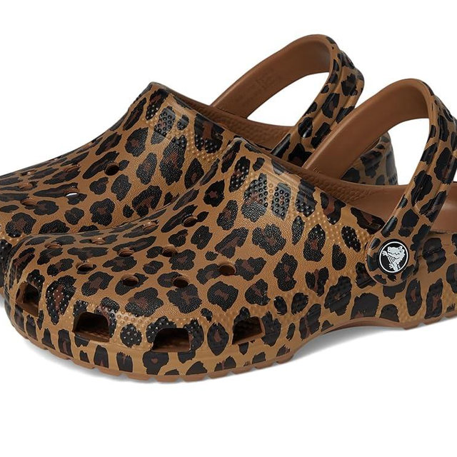 Crocs Unisex-Adult Classic Clog - Seasonal Graphic