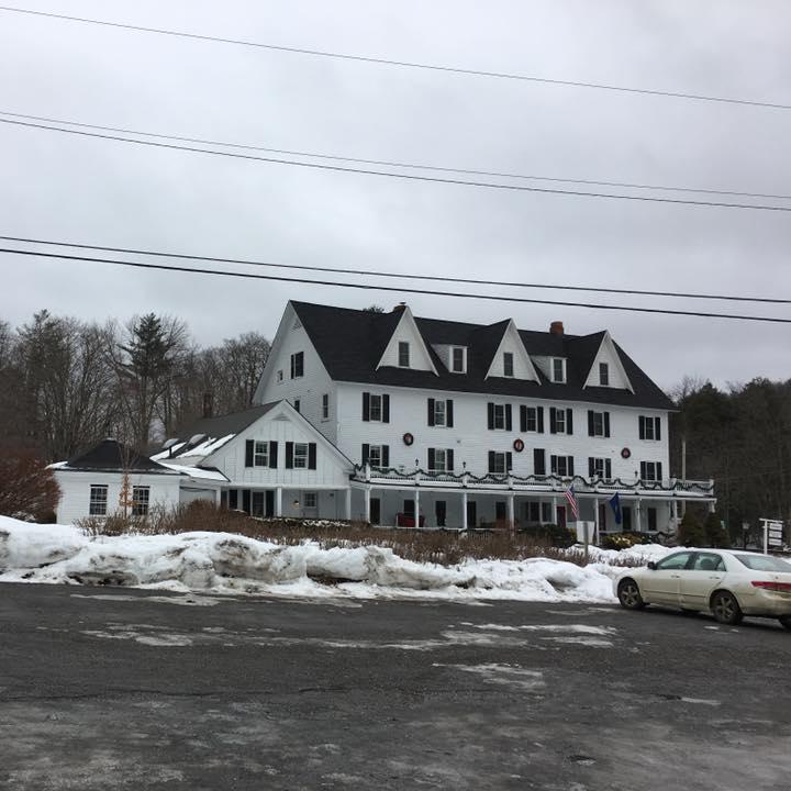 Echo Lake Inn. The location of the proposal.