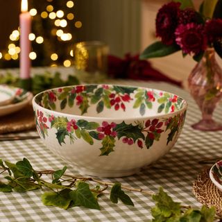 Botanic Garden Christmas Holly Salad Bowl