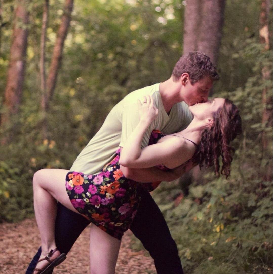 No engagement shoot is complete without the dip kiss ;)