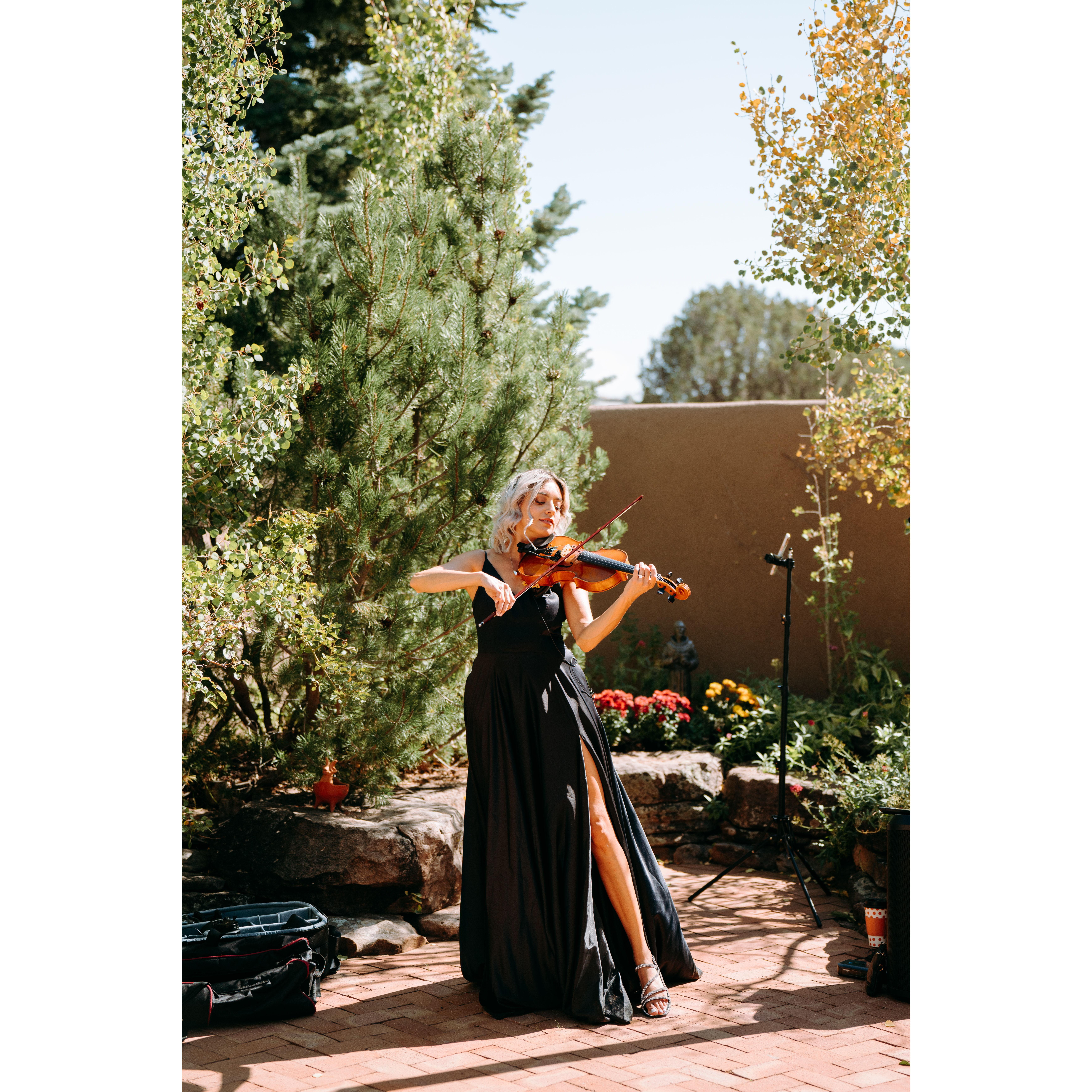 Local Santa Fe violinist, Rachel Kelli